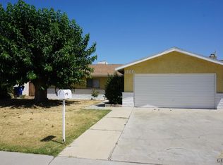 1808 Chastain Way, Bakersfield, CA 93304