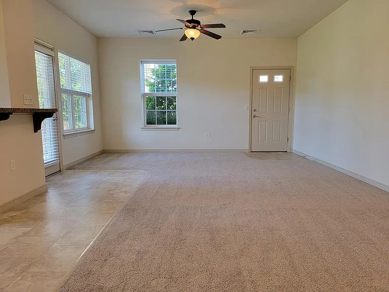 1992 Shady Oak Dr — Photo 2
