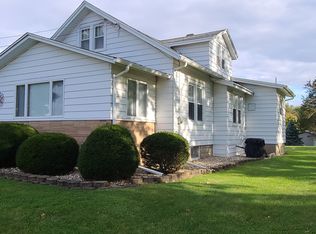 586 Palmyra Rd, Dixon, IL 61021