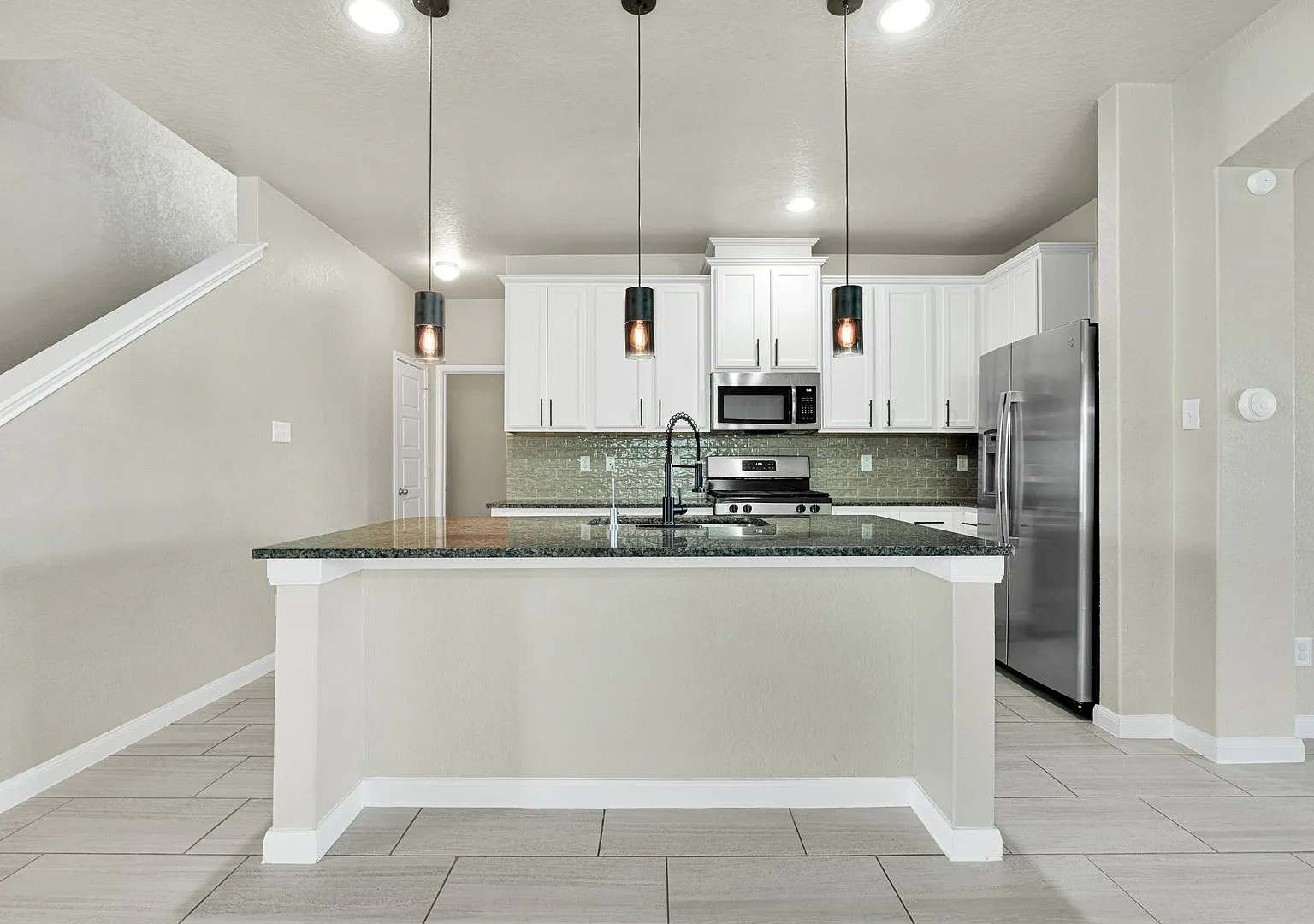 Charming 4-Bedroom Home in Texas Research Park Community Amenities & Prime Location! — Photo 2