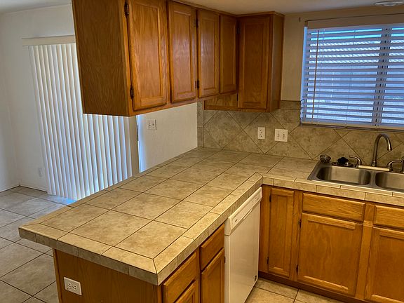5th image of 1550 Sandy Dr APT B