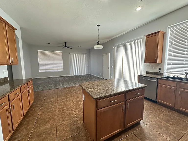 791 E Powell Way — Photo 26