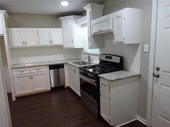 4th image of 10509 Sandra Lynn Dr