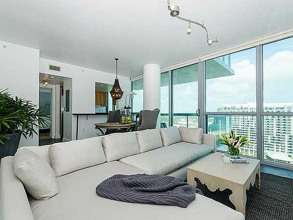 3rd image of 101 20th St #2305