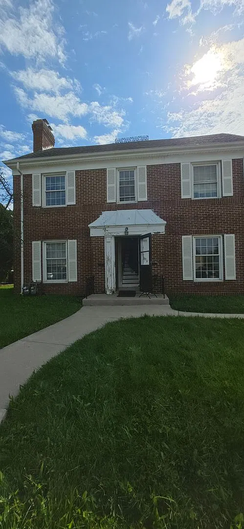 Updated 2-Bedroom Duplex with Garage Access & Convenient Bus Stop Nearby Fort Wayne, IN — Photo 1