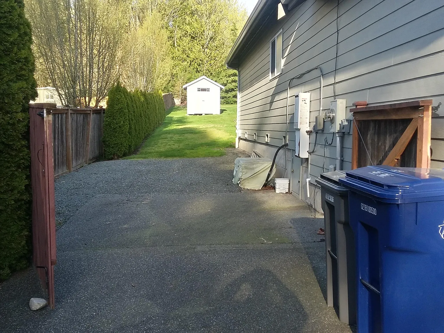 3 bed, 2.5 bath, 2111 sqft, $3,400 — Photo 2