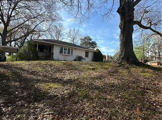 2484 Sylvan Ter, East Pt, GA 30344