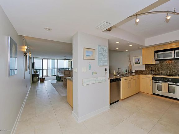 Beautifully updated kitchen