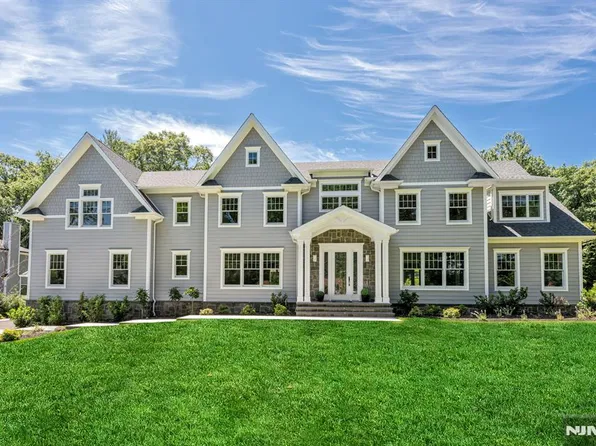 520 Clinton Ave, Wyckoff, NJ 07481