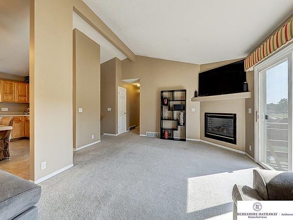 5th image of 16915 Sprague St