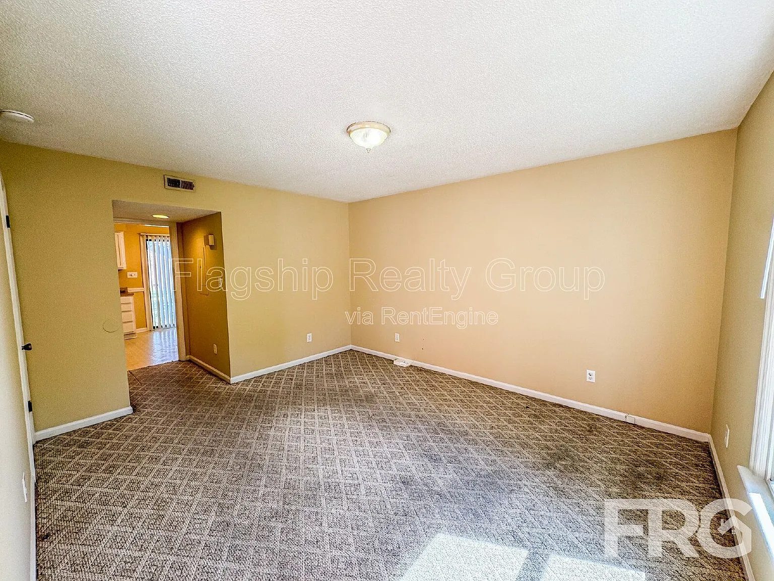 2 bed, 1.5 bath, $795 — Photo 4