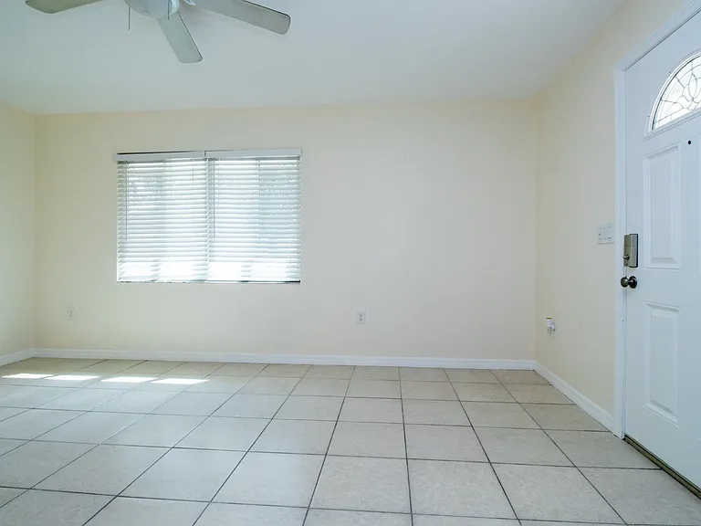 995 Virginia Dr — Photo 23