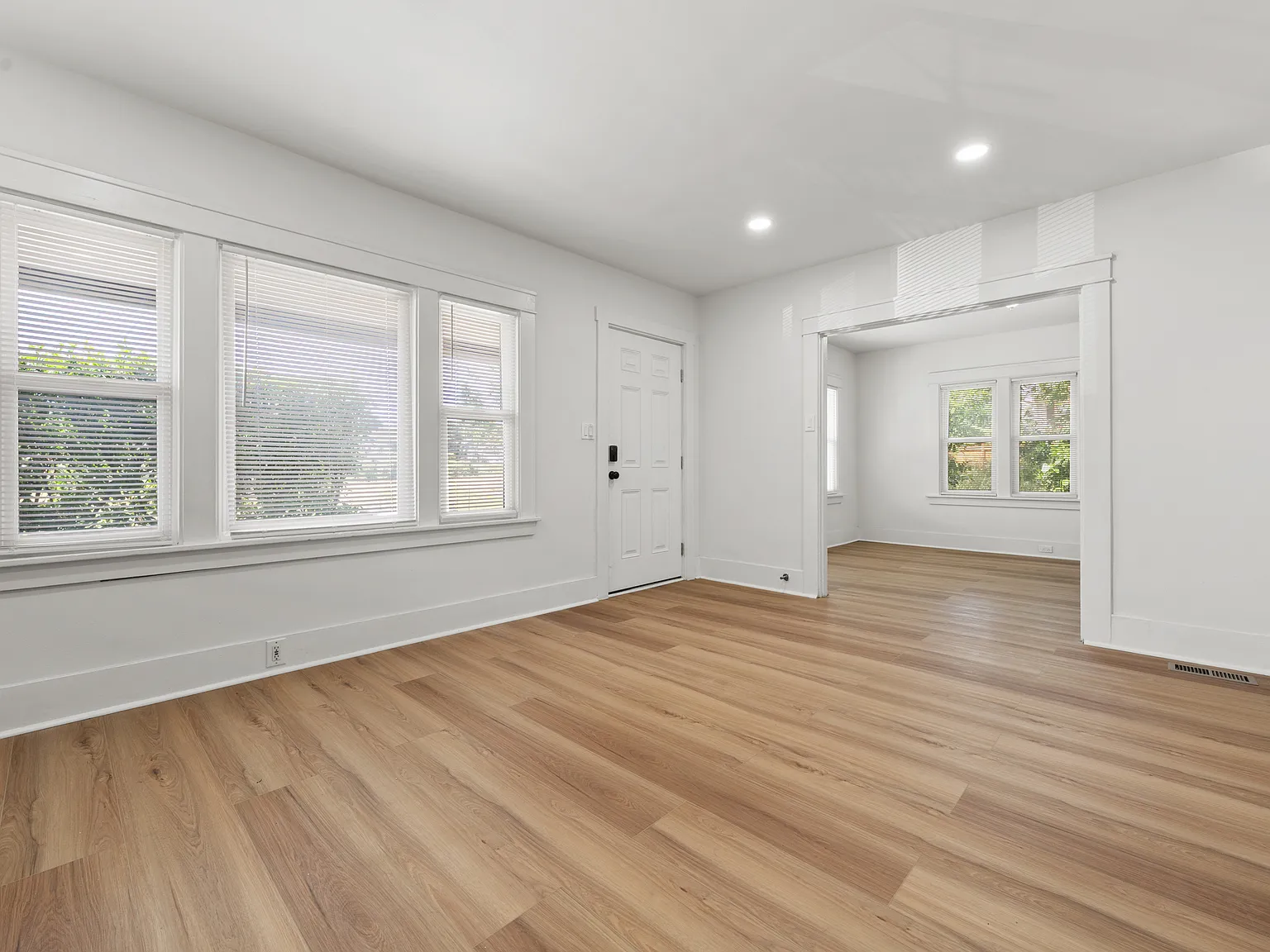 4 bed, 1712 sqft, $4,300 — Photo 4