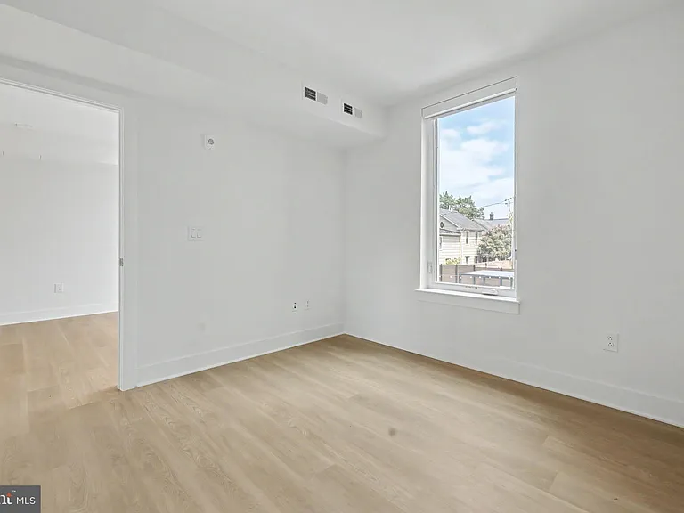 701 N Henry St #213 — Photo 36