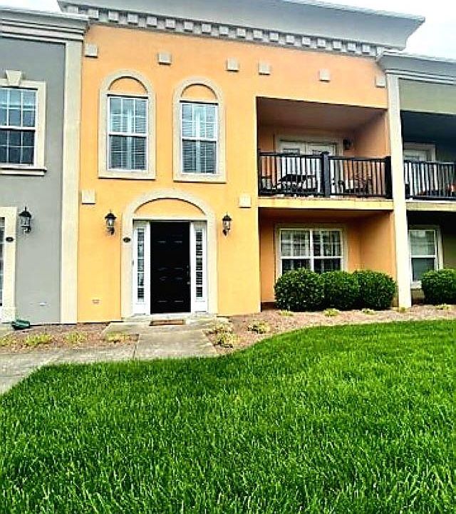 1st image of 22 Courtyard Ln