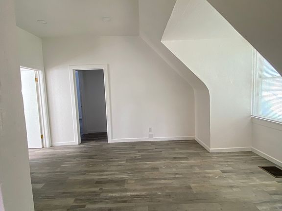 5th image of 124 Lay St #17947339