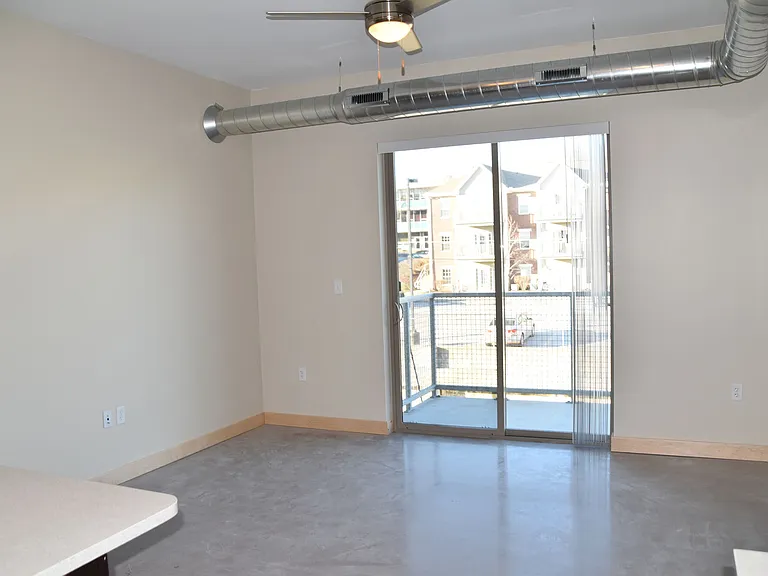 501 Brady — Photo 8