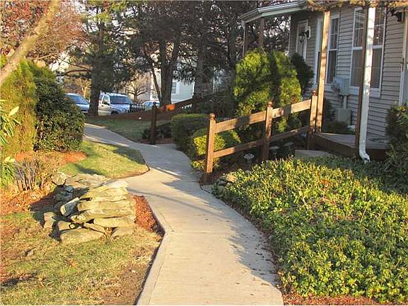 2nd image of 1062 Washington Grn