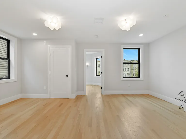 518 Sumner St #3B — Photo 12