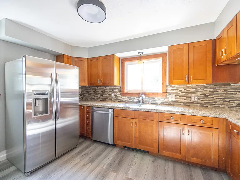 52 East Ave — Photo 14