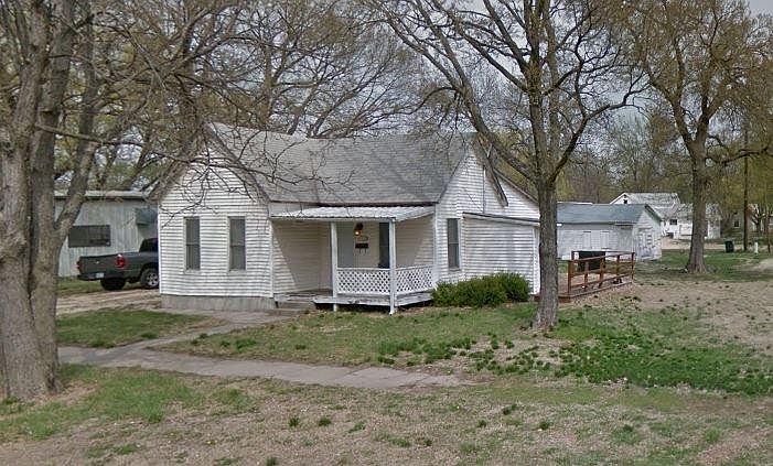 2nd image of 719 Grant Ave #House