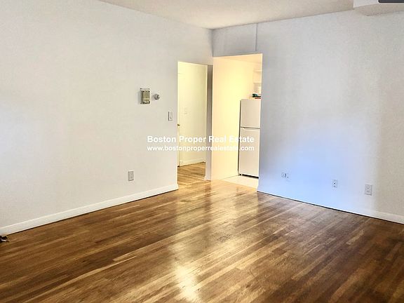 2nd image of 49 Gloucester St APT 2
