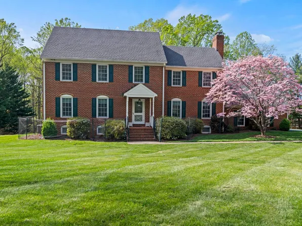 1933 Royal Oak Dr, Lynchburg, VA 24503