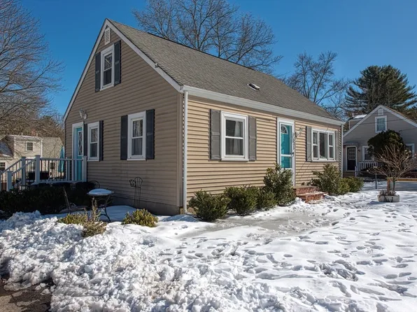 36 Charles Cir, Stoughton, MA 02072