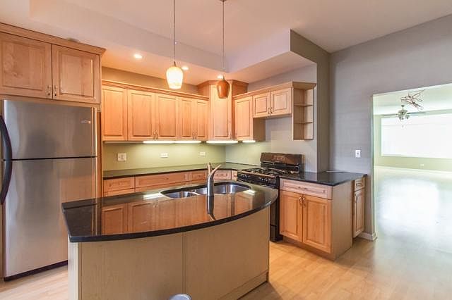 1st image of 4125 N Western Ave #1