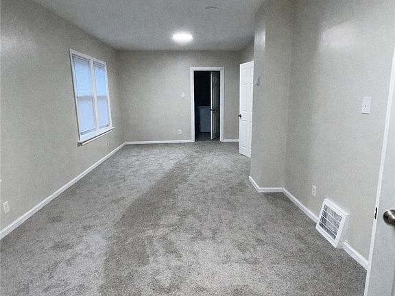 3rd image of 3018 E 128th St