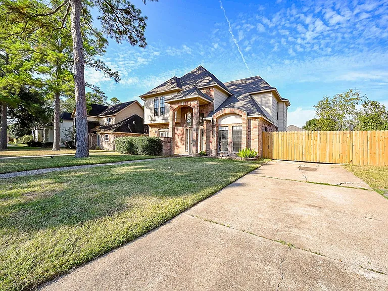 12011 Autumn Creek Dr — Photo 2