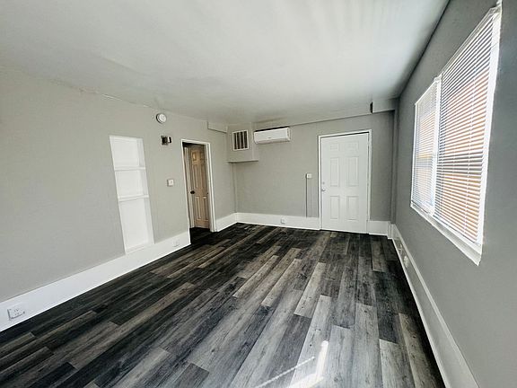 4th image of 815 S Cobb Dr SE Unit 1221