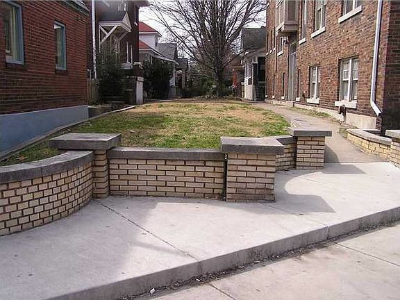 5th image of 1937 Maplewood Pl