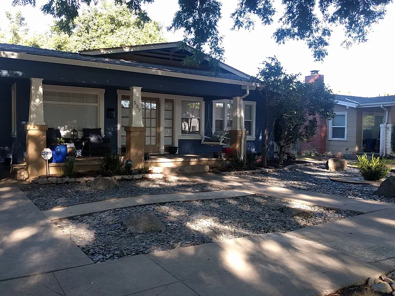 537 Auburn St — Photo 2