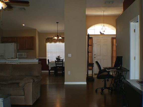 2nd image of 2912 Derby Dr