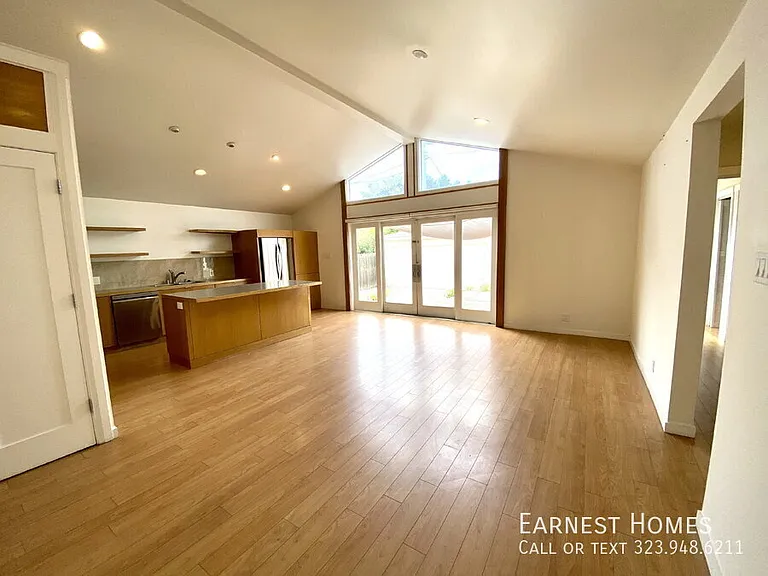 2577 S Bundy Dr — Photo 1