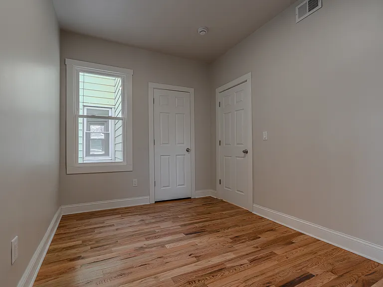 882 S 14th St #2 — Photo 7