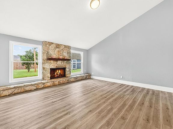 4th image of 1749 Dawn Breeze Dr