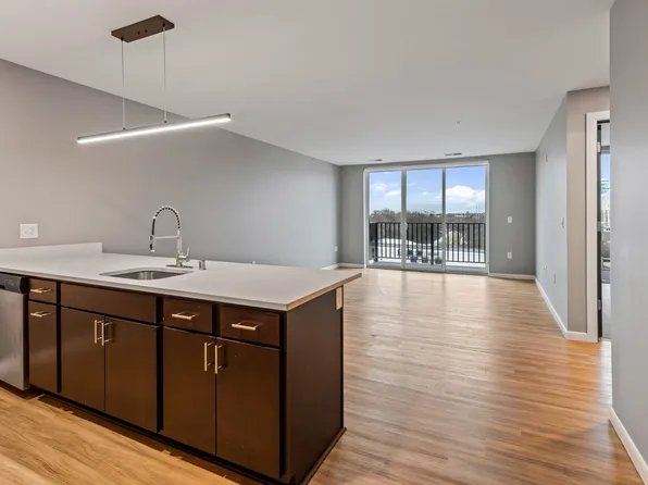 Honey Creek Place, 8041 W Bluemound Rd APT 405, Milwaukee, WI 53213