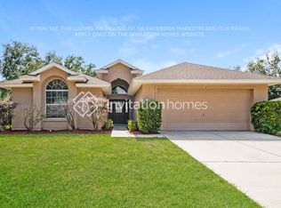 4500 Treasure Cay Rd, Tavares, FL 32778