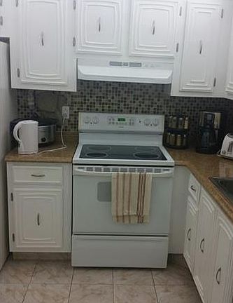 2nd image of 2821 Somerset Dr APT 111