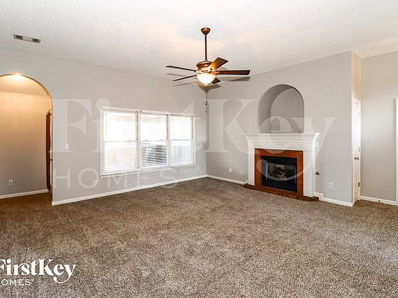 4th image of 9320 Helmsley Dr