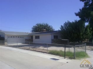 125 W 19th Pl, Delano, CA 93215