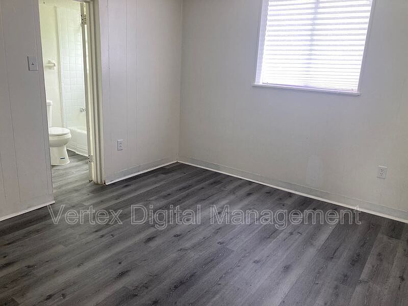 1st image of 1137 Whitaker Dr APT 303