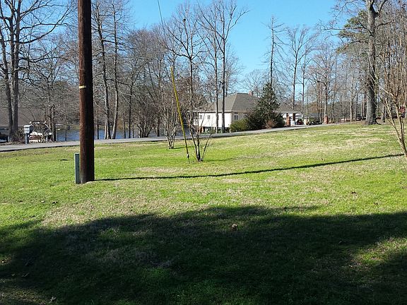 3rd image of 338 Pacer St