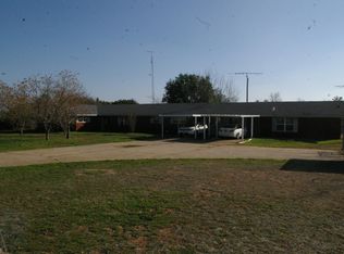 281 Lakeside Dr, China Spring, TX 76633