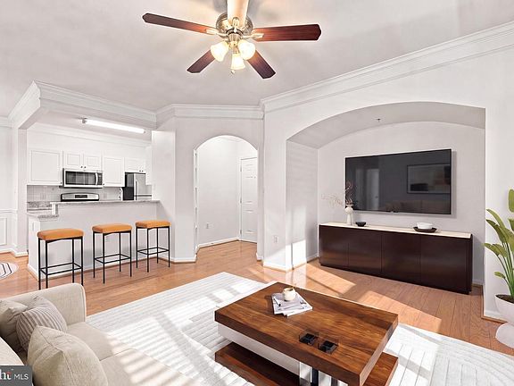 5th image of 512 Sunset View Ter SE Unit 204