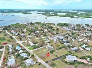 261 Smallwood DR, CHOKOLOSKEE, FL 34138