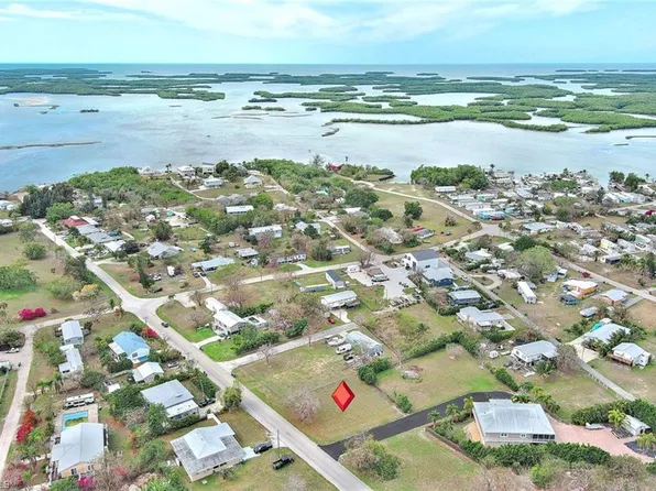 261 Smallwood DR, CHOKOLOSKEE, FL 34138