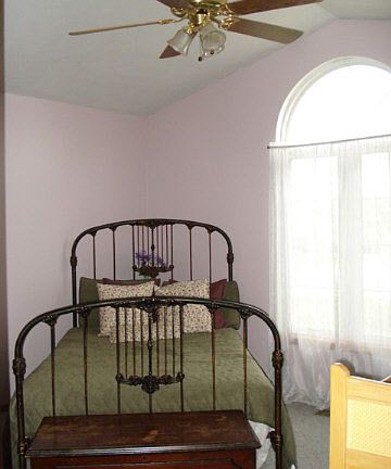 5th image of 704 Lakewood Ct